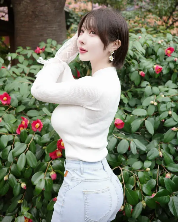 Kunjungi akun @bakuuu78_ di Instagram