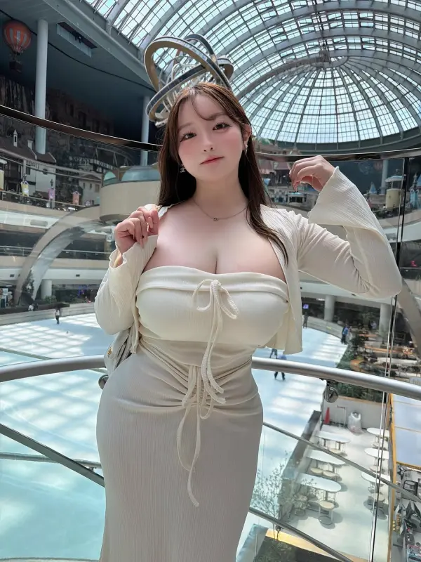 Kunjungi akun @_mochiii___2 di Instagram