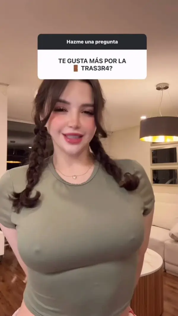Kunjungi akun @sofiabranof di Instagram
