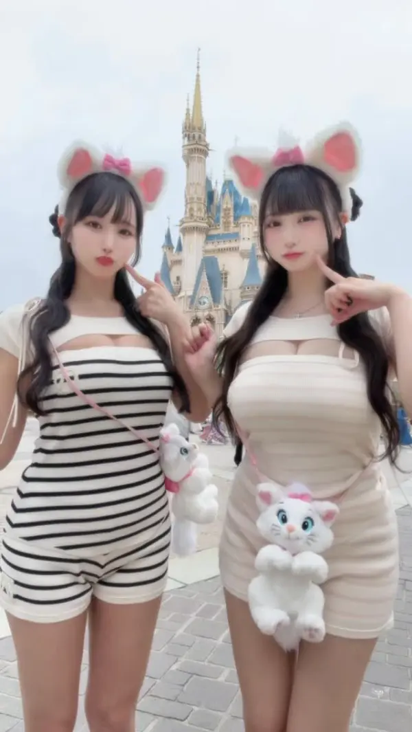 Kunjungi akun @sirobutadesu di Instagram
