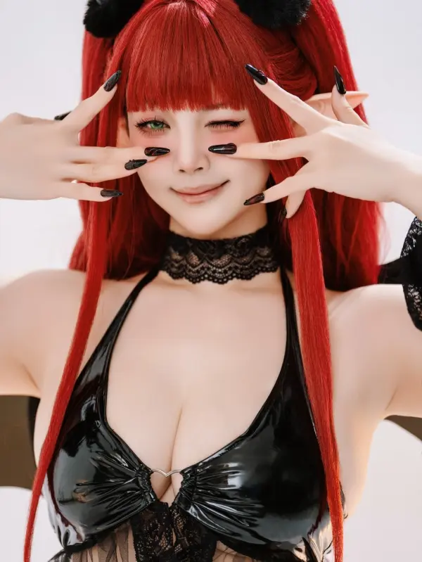 Kunjungi akun @yingtze di Instagram