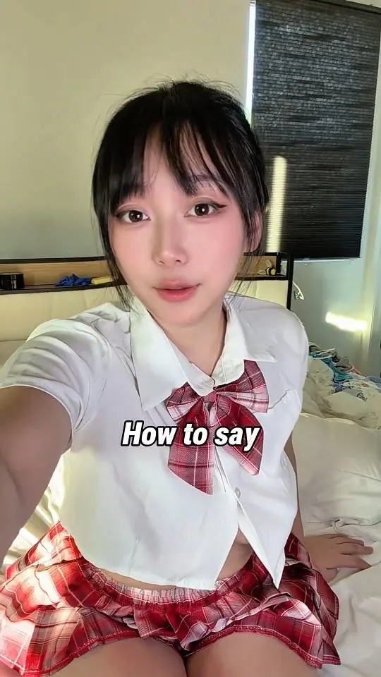 Kunjungi akun @real.blackcatluna di Instagram