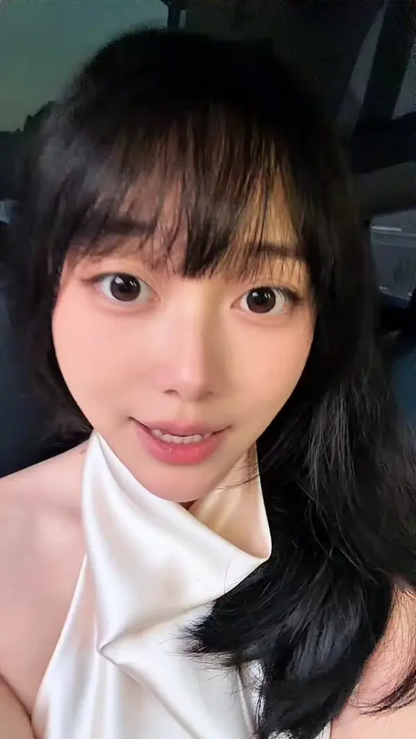 Kunjungi akun @real.blackcatluna di Instagram
