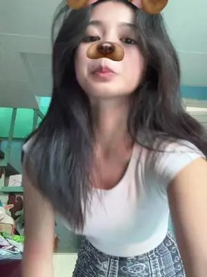 Kunjungi akun @joyce.sy09 di TikTok