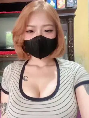 Kunjungi akun @eciiiia_ di TikTok