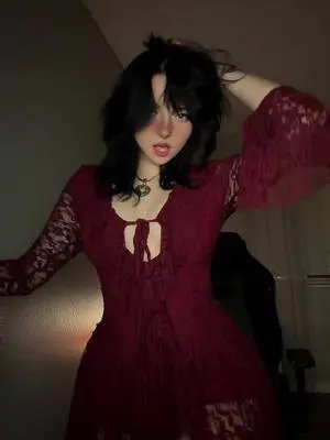 Kunjungi akun @caxxideee di TikTok