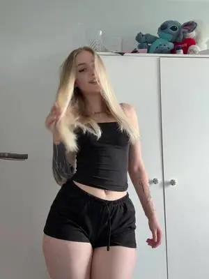 Kunjungi akun @silvaanayya di TikTok