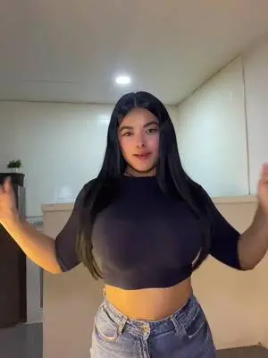 Kunjungi akun @saraidrojass di TikTok