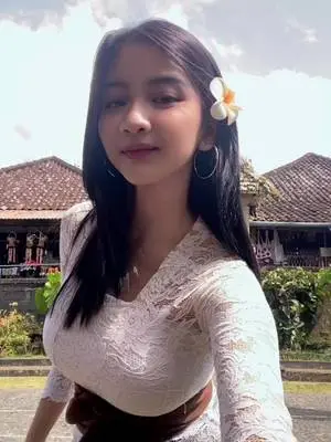 Kunjungi akun @araalagiiiii di TikTok