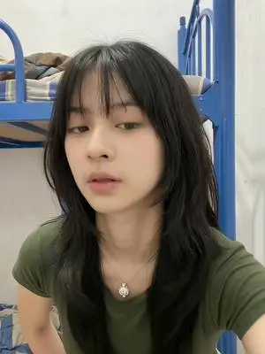 Kunjungi akun @alicechiaa di TikTok