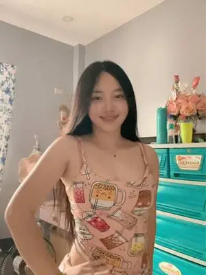 Kunjungi akun @sheshayne di TikTok