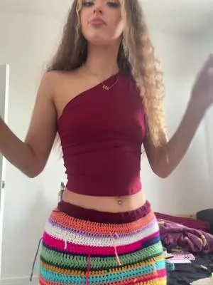 Kunjungi akun @hawttee di TikTok