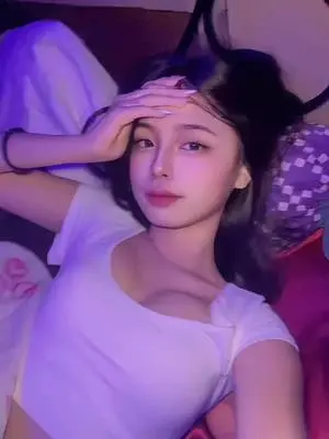 Kunjungi akun @iamyours143244 di TikTok