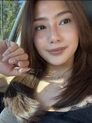 Kunjungi akun @jyra.g di TikTok