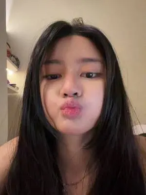 Kunjungi akun @saylviee di TikTok