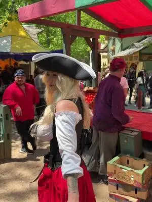 Kunjungi akun @im.notelizabeth di TikTok