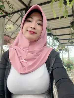 Kunjungi akun @zarasfrabaru di TikTok