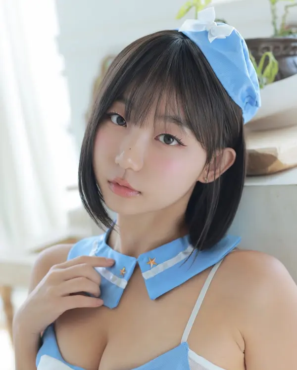 Kunjungi akun @pyoapple di Instagram