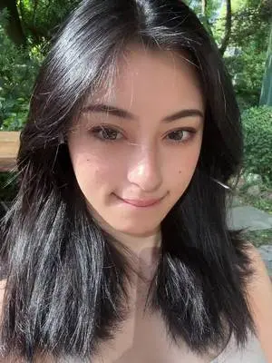 Kunjungi akun @isblren di TikTok