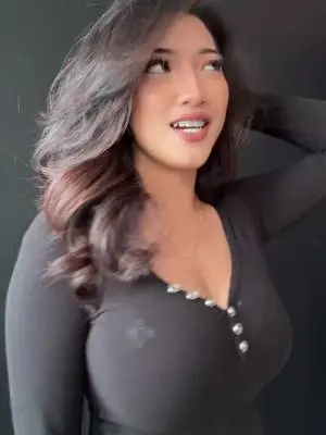 Kunjungi akun @adrianiirisaa di TikTok