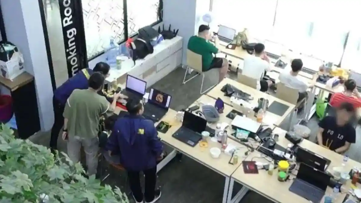 Markas Judi Online Hayam Wuruk Digerebek: 320 WNA Ditangkap, Polisi Buru Aktor Intelektual pastirumah.com
