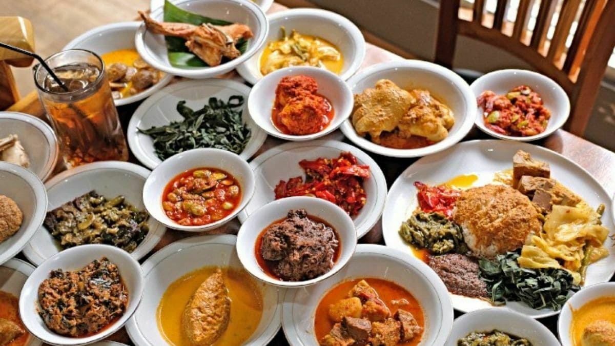 Lambang Kebahagiaan Hakiki! 5 Lauk Nasi Padang Paling Juara dan Rekomendasi Restoran Terbaiknya pastirumah.com
