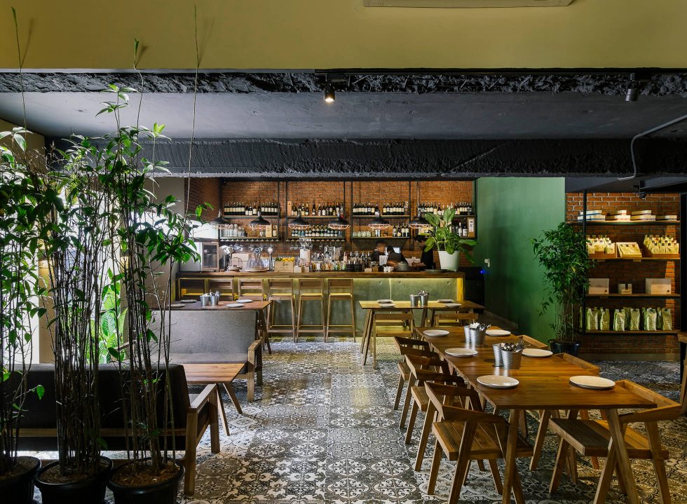 Meledak Rempah & Sensasi Indonesia Modern! 5 Menu Wajib Coba di Daun Muda Soulfood pastirumah.com