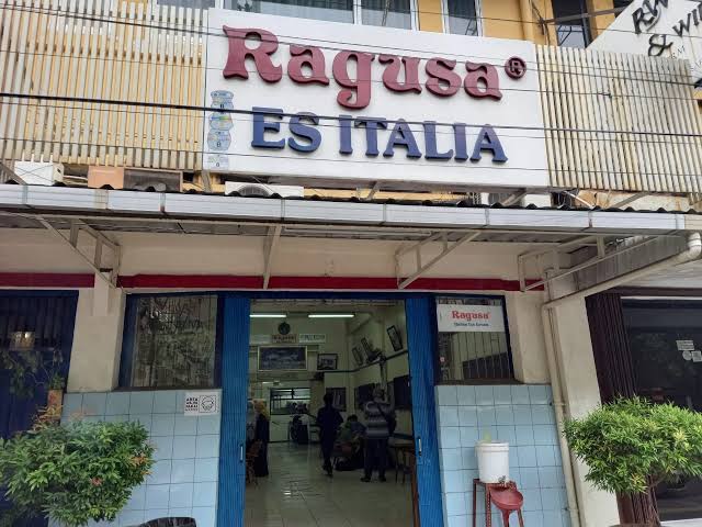 Kelezatan Es Krim Legendaris Sejak 1932! 5 Menu Wajib Coba di Ragusa Es Italia pastirumah.com