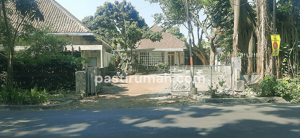 Rumah Kolonial Untuk Komersial di Jl. Aceh Bandung