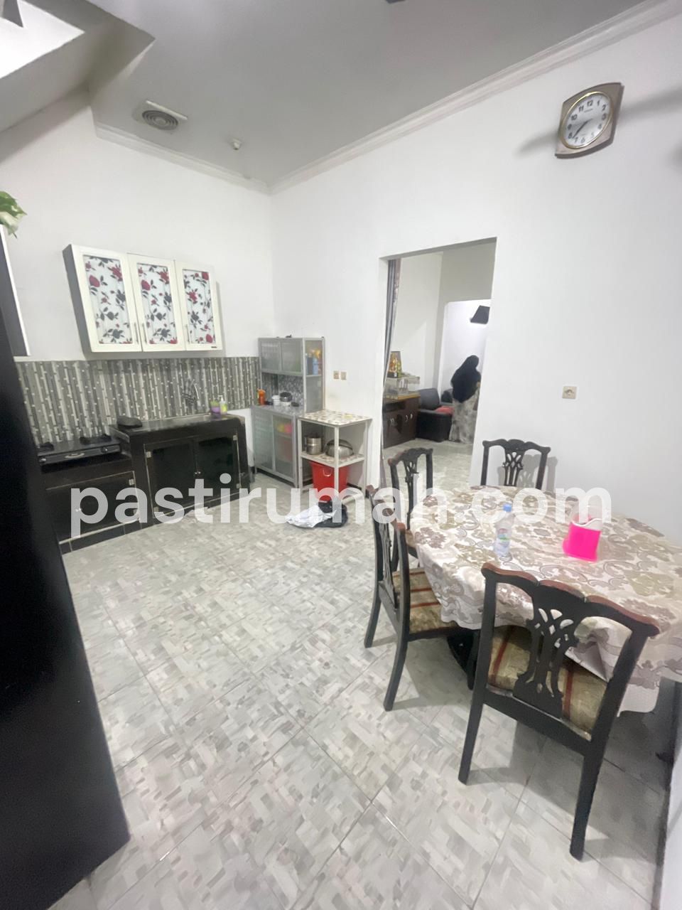 RUMAH 2,5 LANTAI 3 KT DI JELAMBAR JAKARTA BARAT HARGA 2MAN