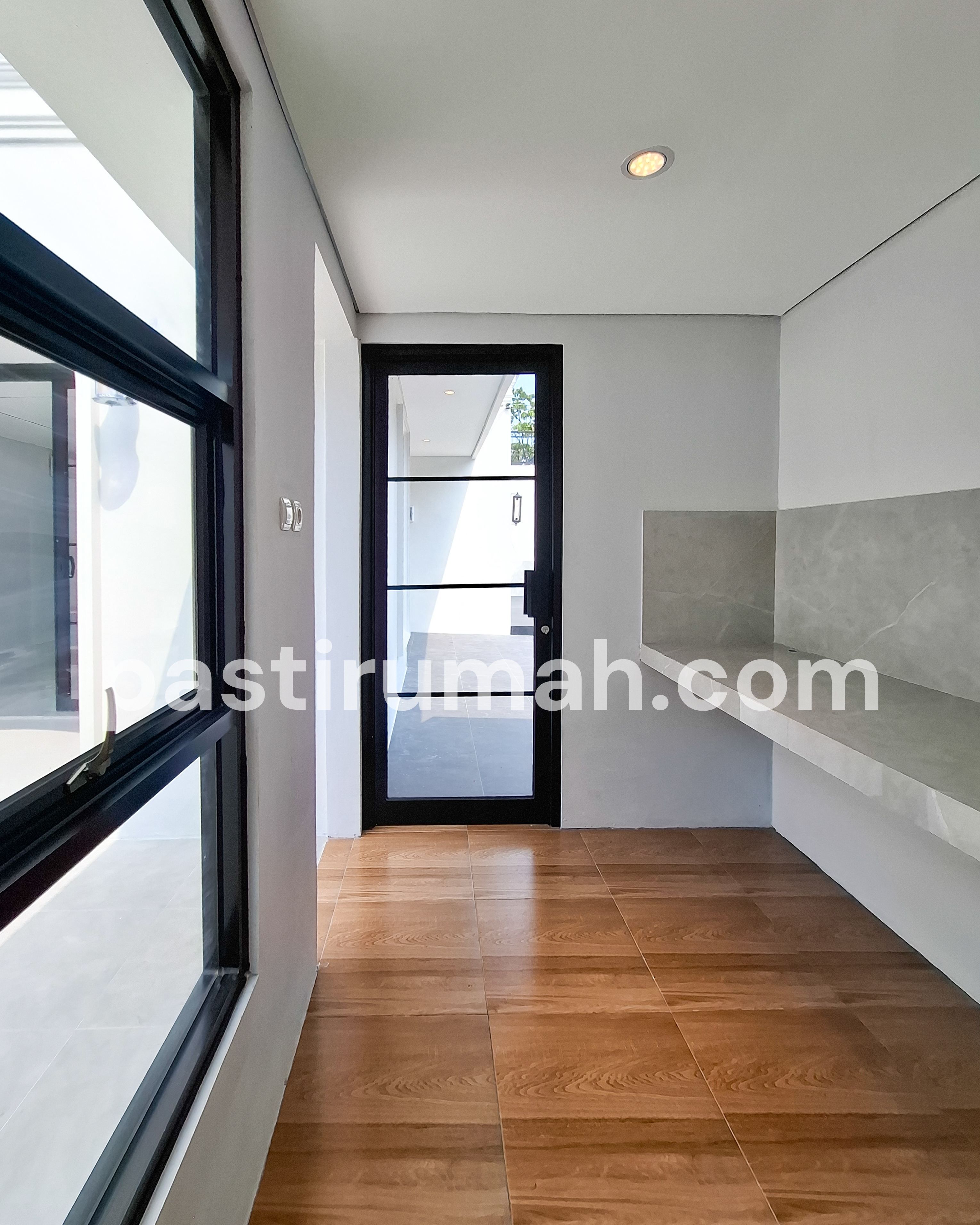 photo-1