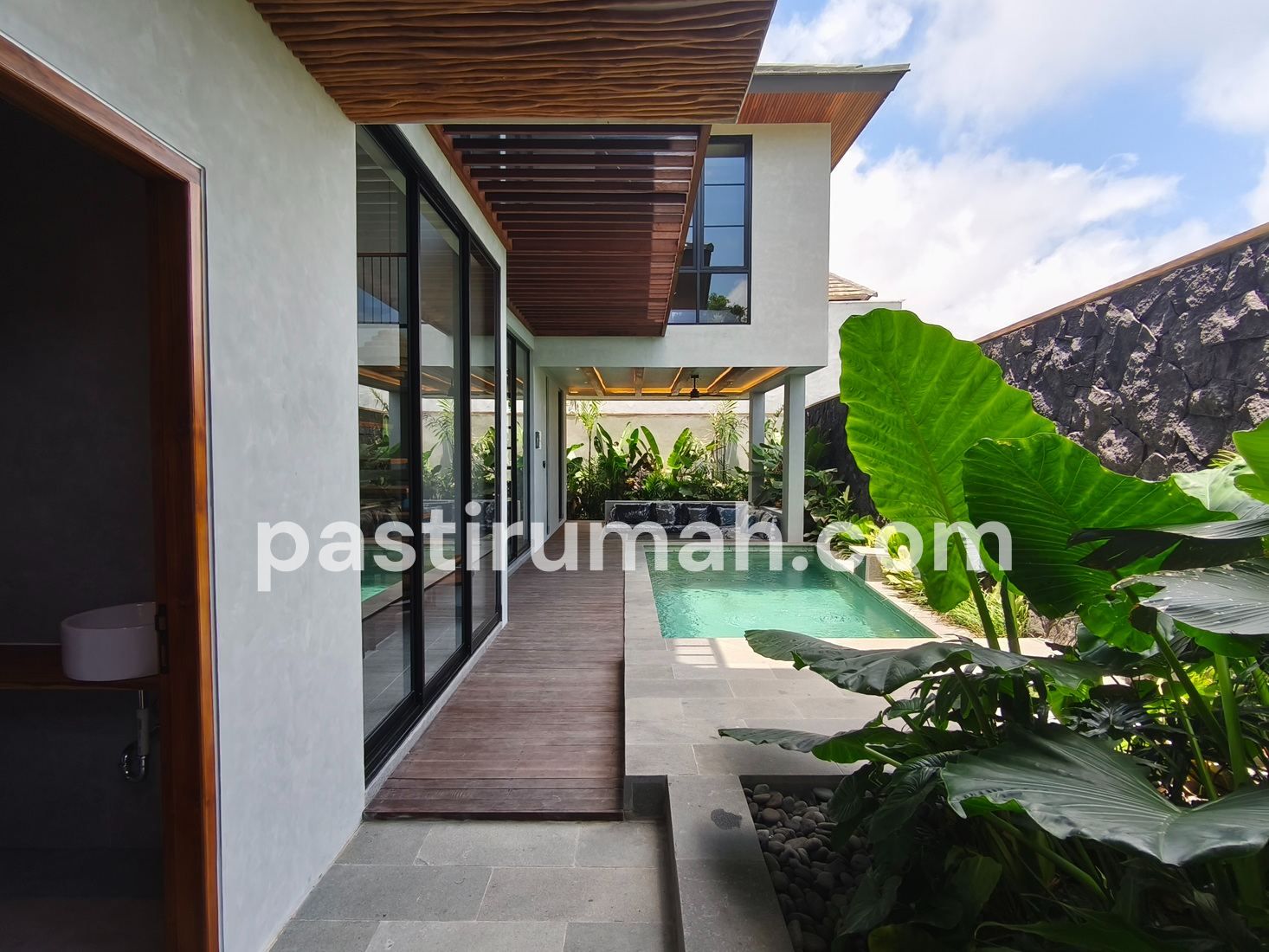 BRAND-NEW VILLA INDUSTRIAL DI ULUWATU-UNGASAN