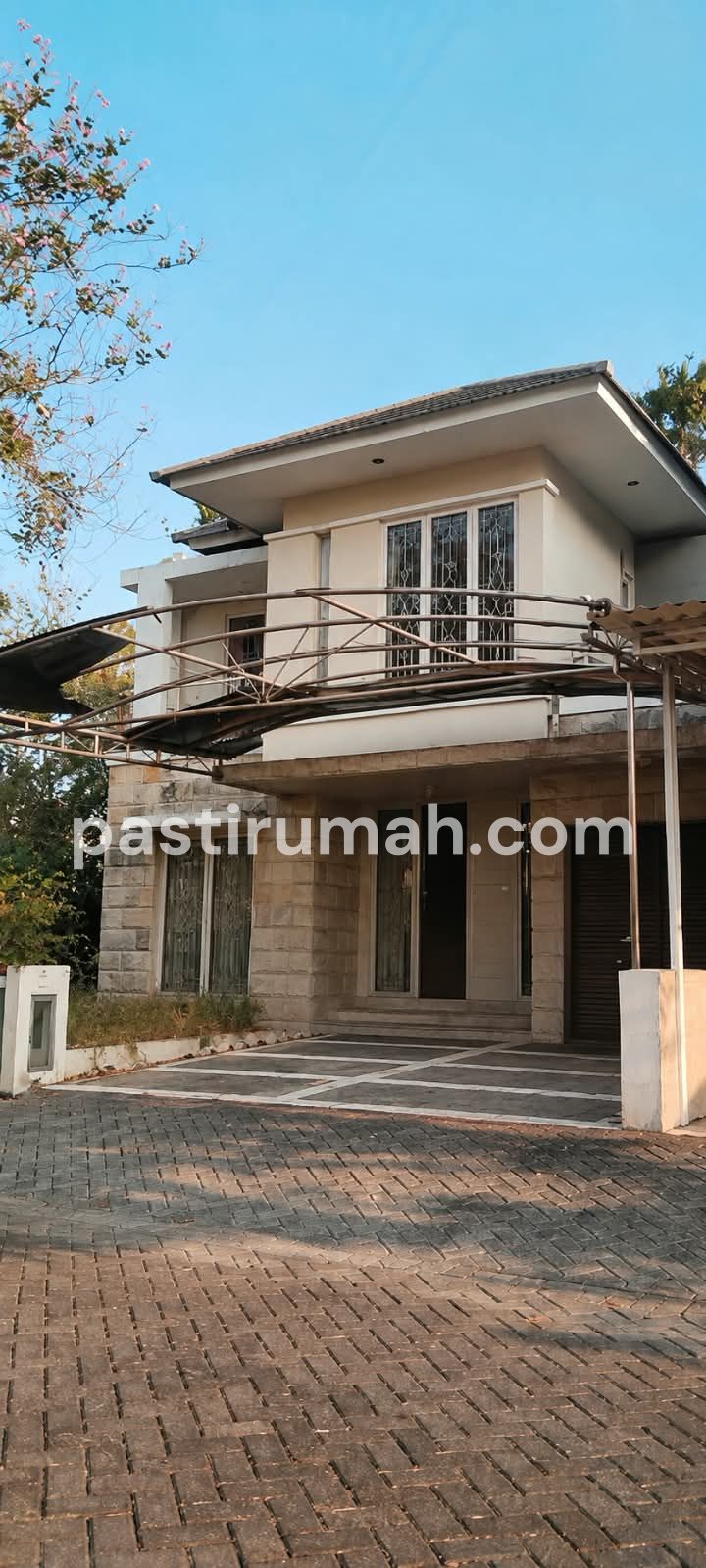 Rumah Royal Residence Hitung Tanah Surabaya Barat Dekat Pakuwon Mall
