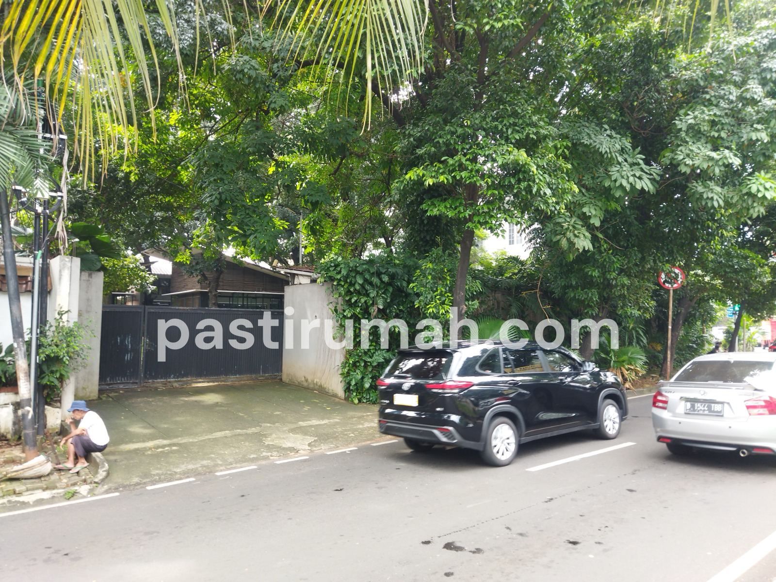 Rumah Kantor Lokasi Strategis Luas Tanah 1560 m² Di Pondok Indah
