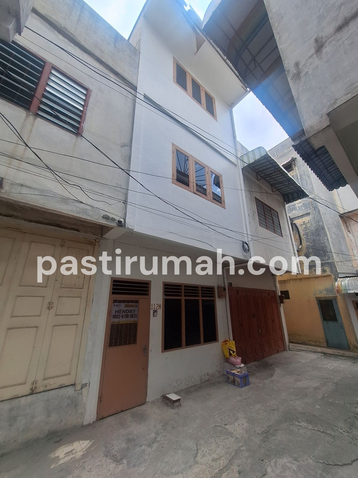 Rumah 3 Lantai Di Jl. Sutrisno Baru Medan