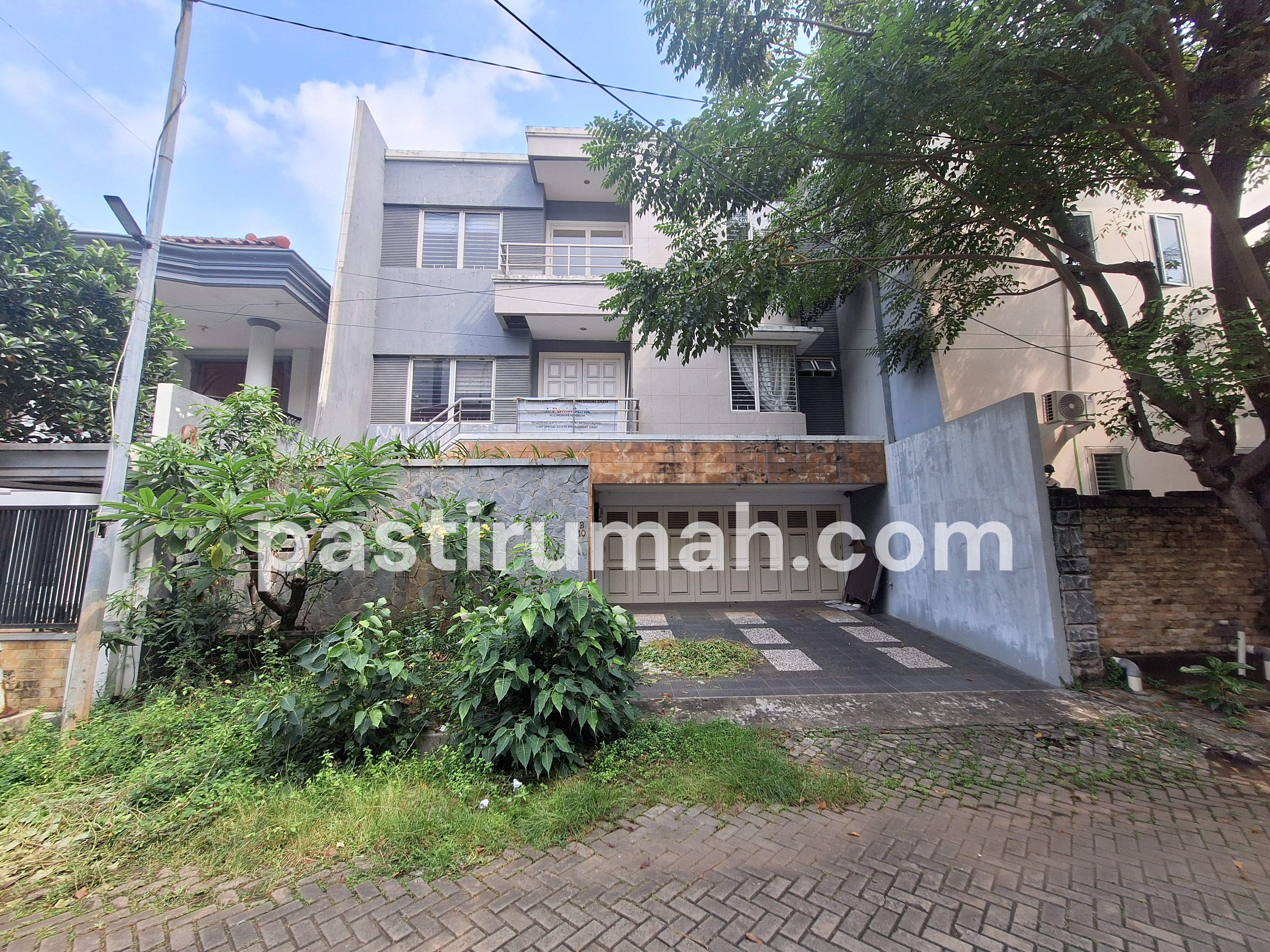 Rumah 3 Lantai Di Villa Menara Kelapa Gading, 2 KM Ke Tol Sunter