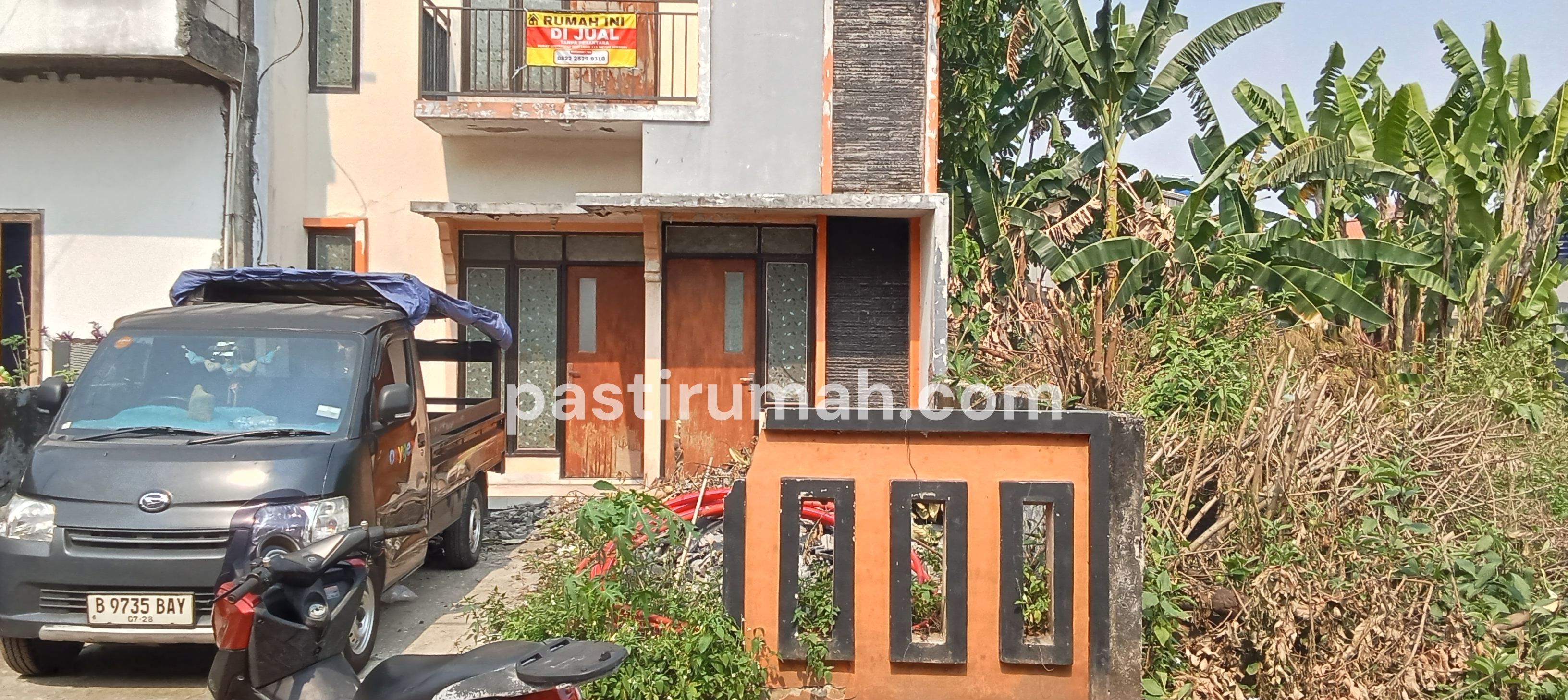 Jual cepat rumah 2 lantai strategis nyaman investasi bebas banjir