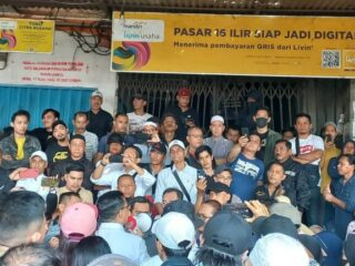 Pedagang Pasar 16 Kompak Tutup Kios 