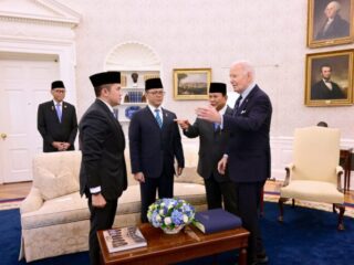 Momen Seskab Teddy Dampingi Prabowo Temui Presiden Joe Biden di Gedung Putih