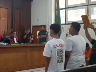 Sidang Tawuran Sebabkan Korban Tewas Ricuh, Keluarga Korban Minta Terdakwa Dihukum Berat 