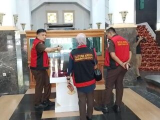 Giliran Kantor Walikota Palembang Digeledah Kejati Sumsel