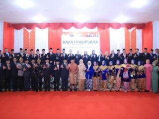Gubernur Didampingi Ketua TP PKK Hadiri Paripurna HUT Empat Lawang Ke-18 Tahun
