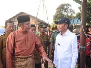 Gubernur Tinjau Pengerjaan Pemasangan Slab on Pile Jalan Gandus 
