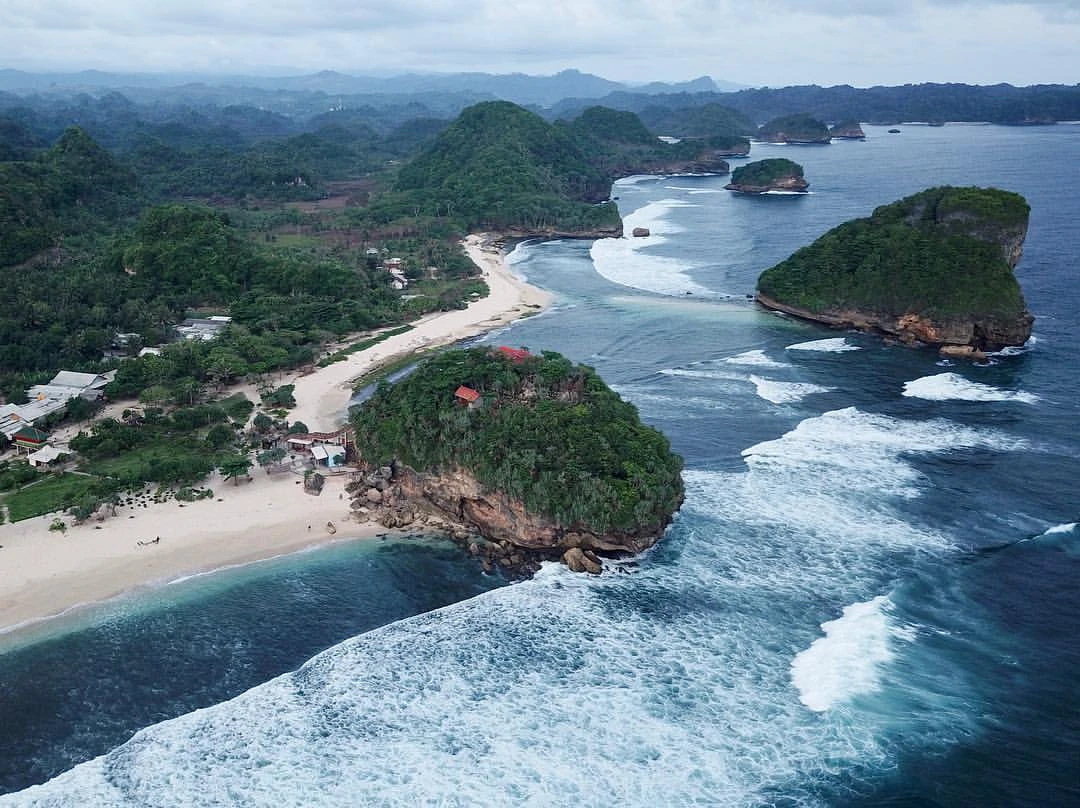Paket Trip Pantai Malang Selatan