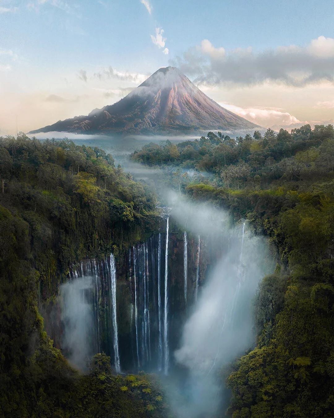 Paket City Tour Malang, Air Terjun Tumpak Sewu, Pantai 3 Warna, Gunung Bromo  5D4N