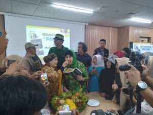 R. Dewi Motik Hadiri Launching Buku Berjudul PADMI.