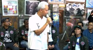 Ganjar Pranowo Saat Hadiri Deklarasi Bersama Slank (Slank Resmi Dukung Ganjar Mahfud).