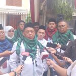 Tahyudin Aditya Saat Memberikan Keterangan Pers Terkait Deklarasi Relawan Sorban NU di Kartanegara, Kamis, 8 Februari 2024.