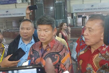 Hasyim Djojohadikusumo, Komjen Pol. (Purn) Mochamad Iriawan Dan David Raharja Saat Menghadiri Perayaan Imlek 2024 Di The Golden Leaf Kawasan Kelapa Gading, Jakarta Utara (09-1-2024).