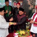 Eki Pitung Bersama Keluarga Besar Bamus Betawi Beserta Tokoh Dan Undangan Yang Menghadiri Tasyakuran Dan Munggahan Kantor Sekretariat Bamus Betawi (7 Maret 2024).